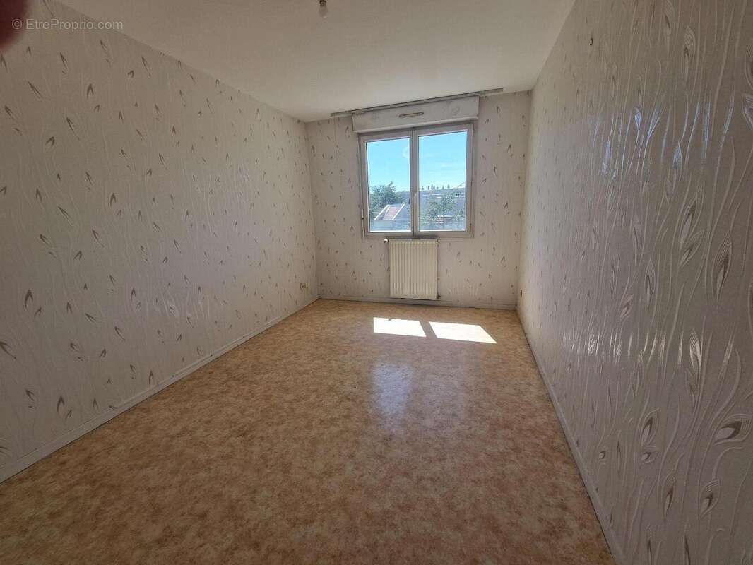Appartement 84 m² à Decines-Charpieu  - photo 8