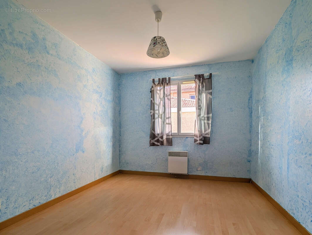 Maison à SAINT-DENIS-LES-BOURG