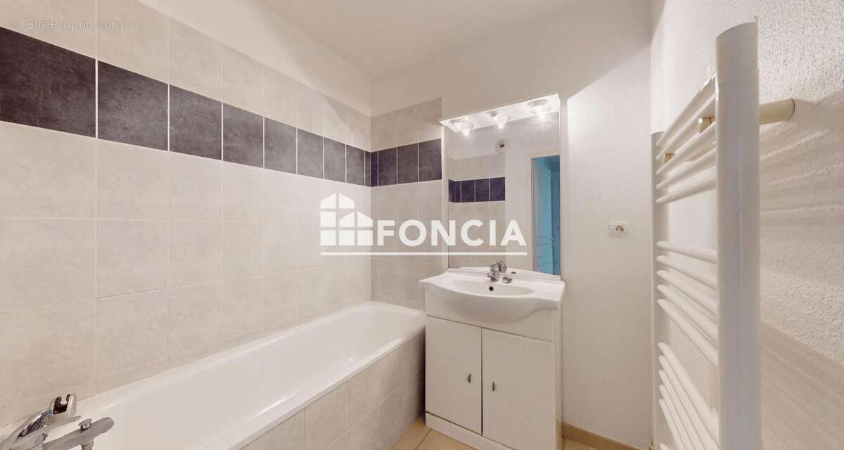 CANET PLAGE – T3 65 m² Rez-de-Jardin – Terrasse – Piscine – Parking Sécurisé – 200 m Plage - photo 8