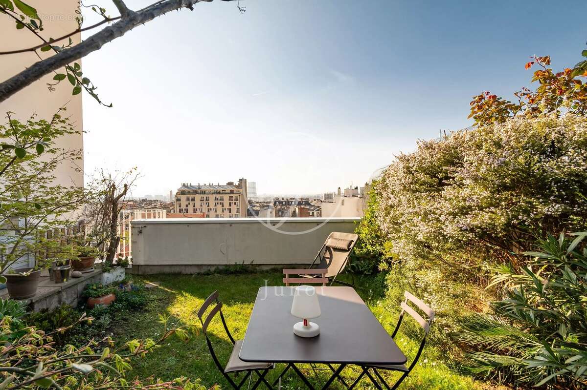 Appartement à PARIS-18E