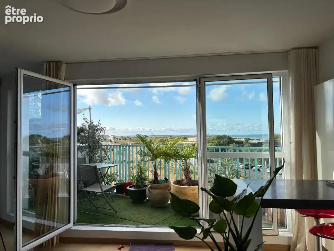 Appartement À Vendre - Dernier étage avec ascenseur privatif, terrasse et vue mer - photo 11