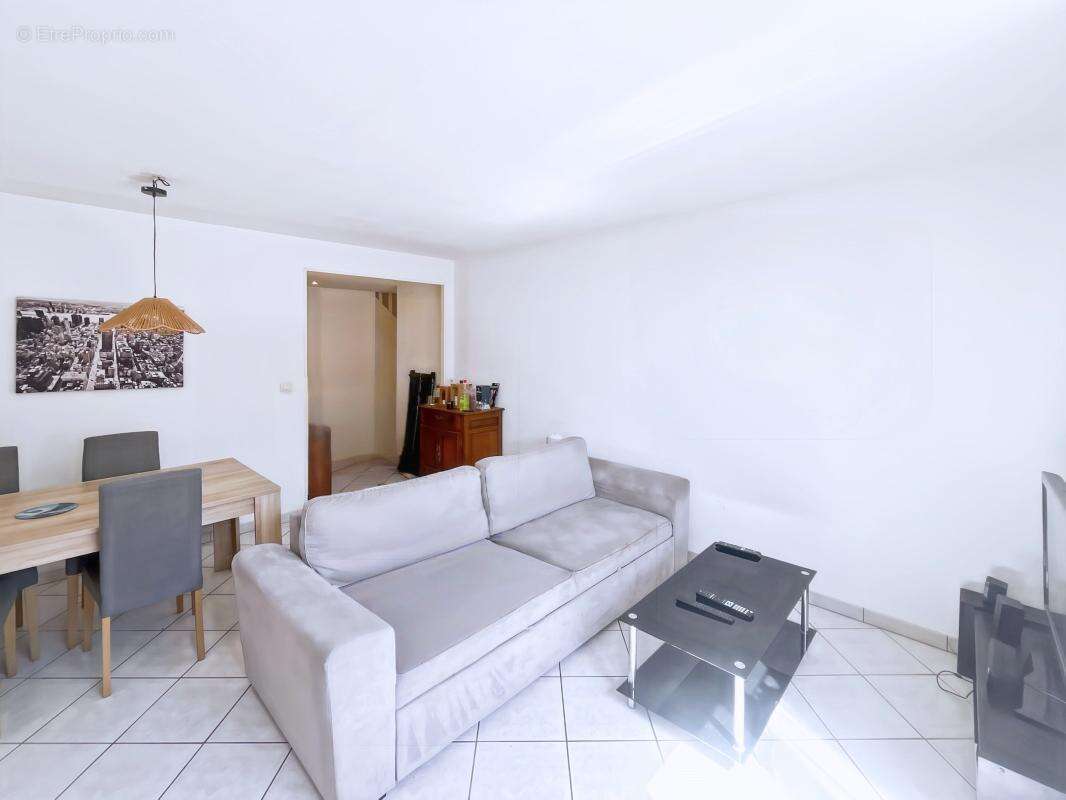  Appartement Duplex 2 Chambres avec Jardin Privatif  Proche Écoles, Commerces, Centre Commercial et Toutes Commodités - photo 4