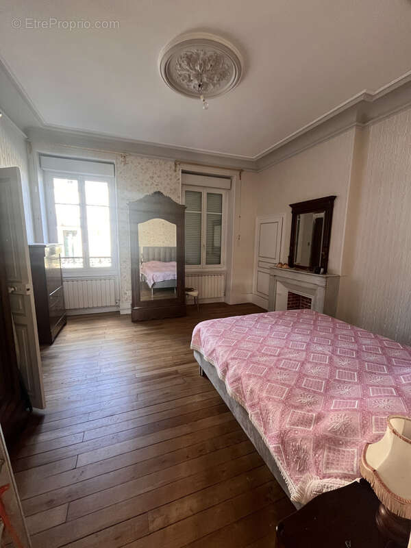Maison à YZEURE