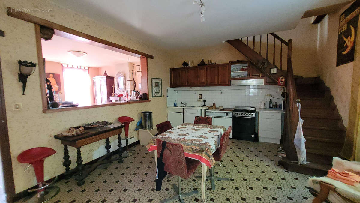 Maison à MORTAGNE-SUR-GIRONDE