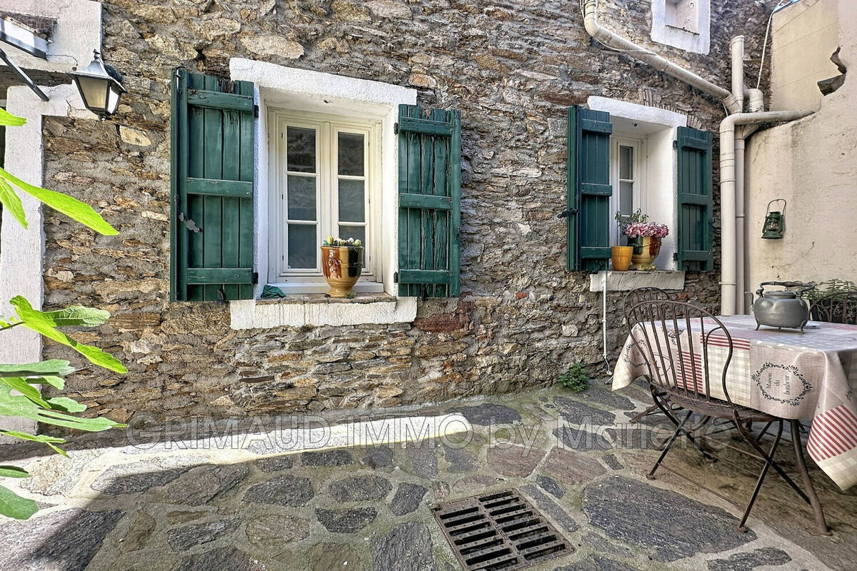 Maison à LA GARDE-FREINET