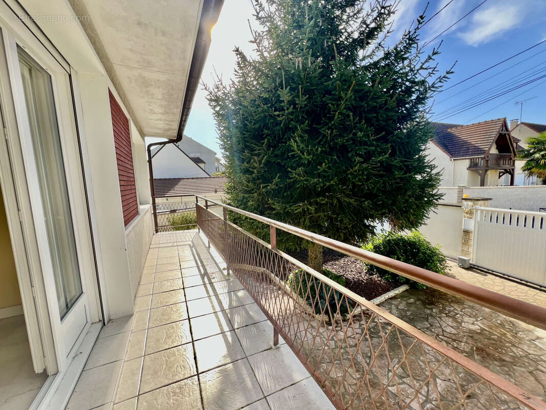 Maison à LA VILLE-DU-BOIS