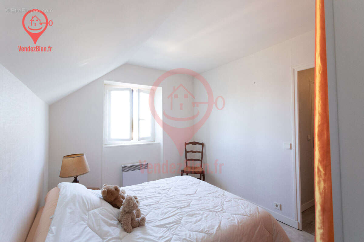 Maison à SAINT-DOULCHARD