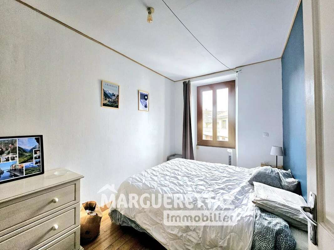 Appartement à BONNE