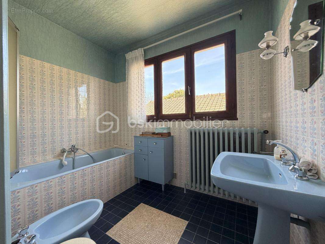 Maison à OZOUER-LE-VOULGIS