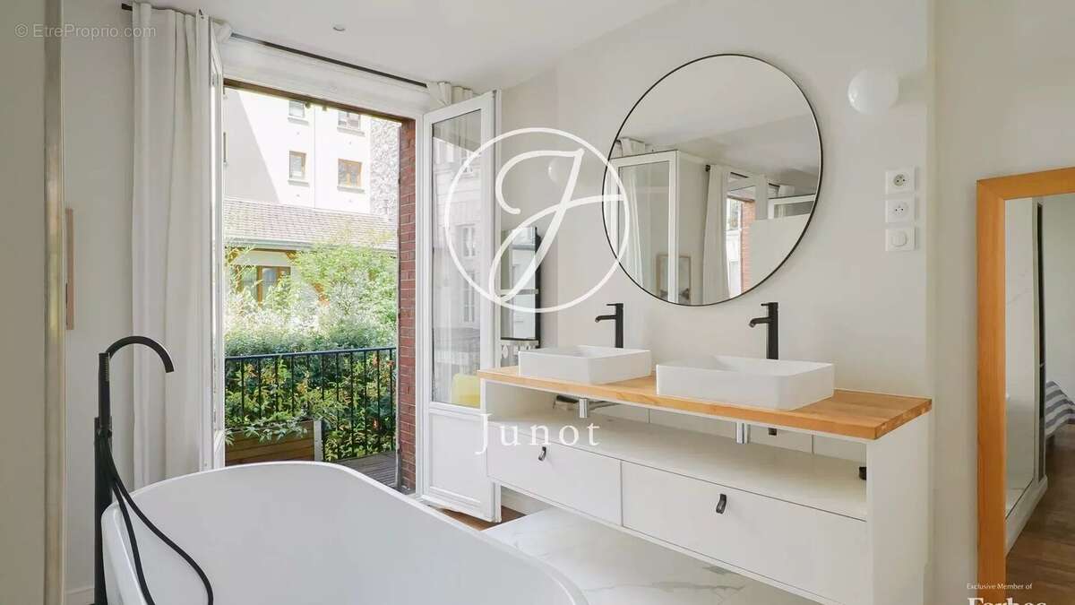Appartement à PARIS-18E