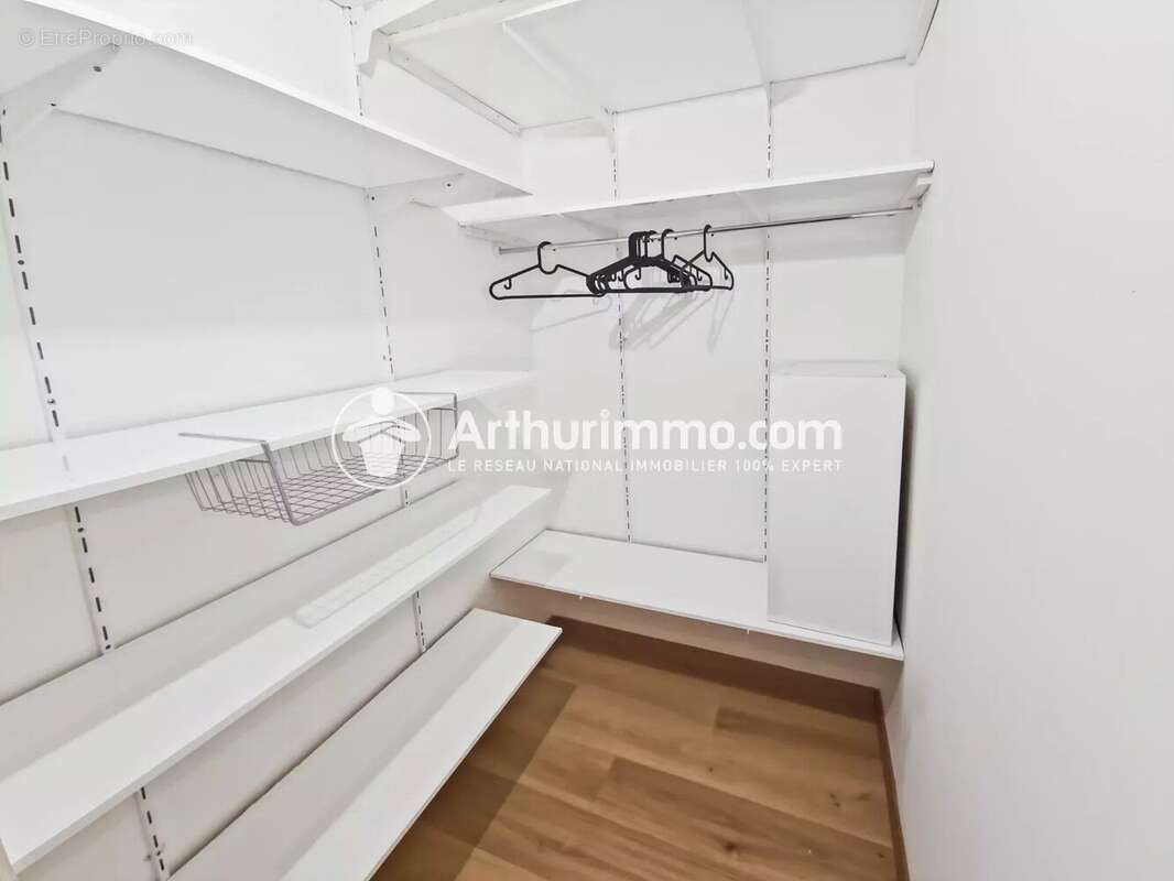 Appartement à SAINT-PIERRE-DU-PERRAY