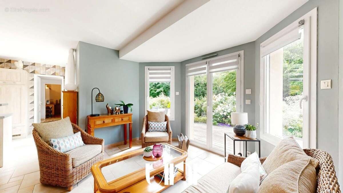 Maison à CORMELLES-LE-ROYAL