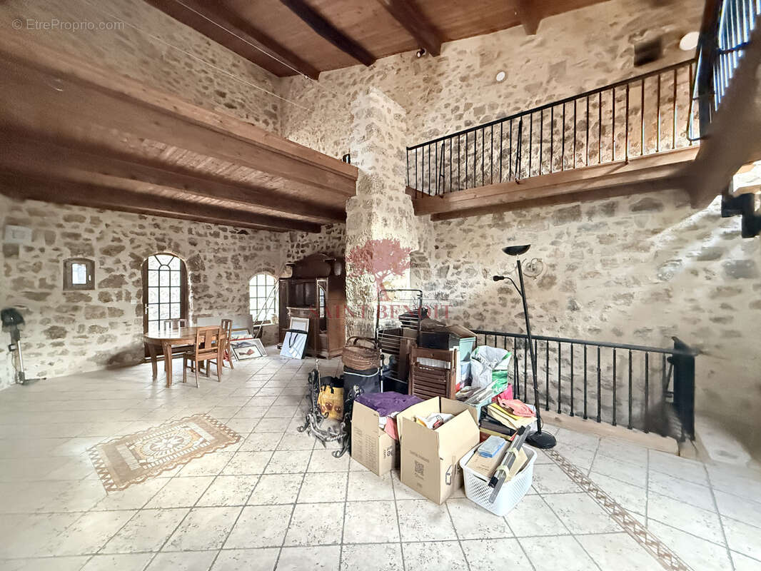 Maison à SAINT-GUILHEM-LE-DESERT
