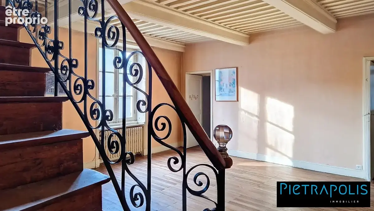 Maison 10 pièces 490 m² à vendre à La Clayette (71800) - photo 8