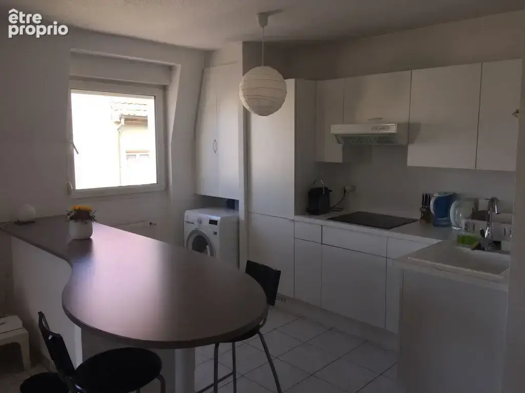 À vendre en exclusivité   Huningue   F2 très lumineux au dernier étage avec garage, proche des frontières suis - photo 2
