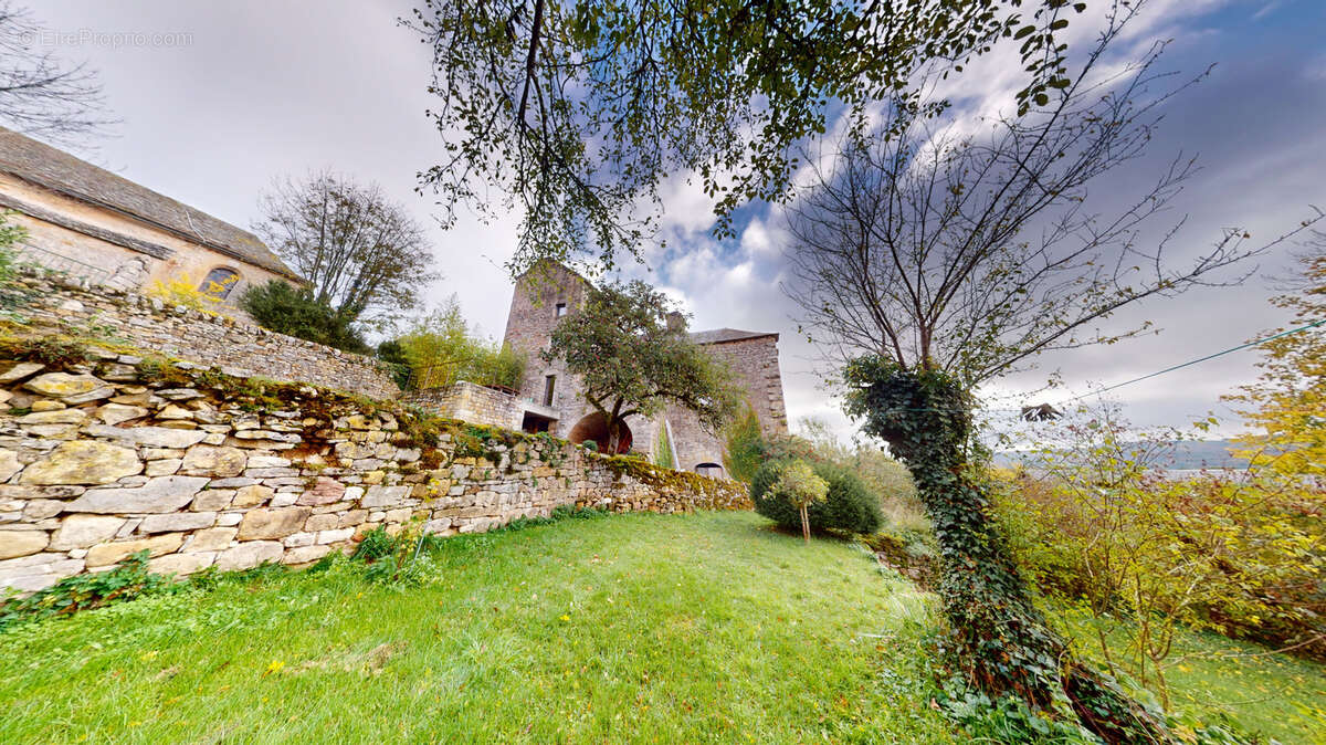 Maison à MONTROZIER