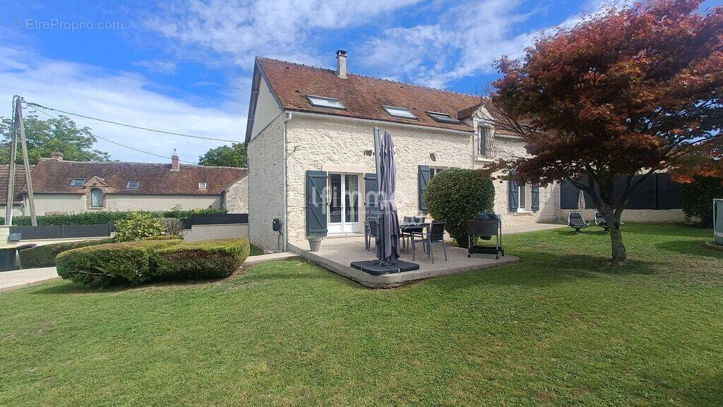 Maison à LONGUEVILLE