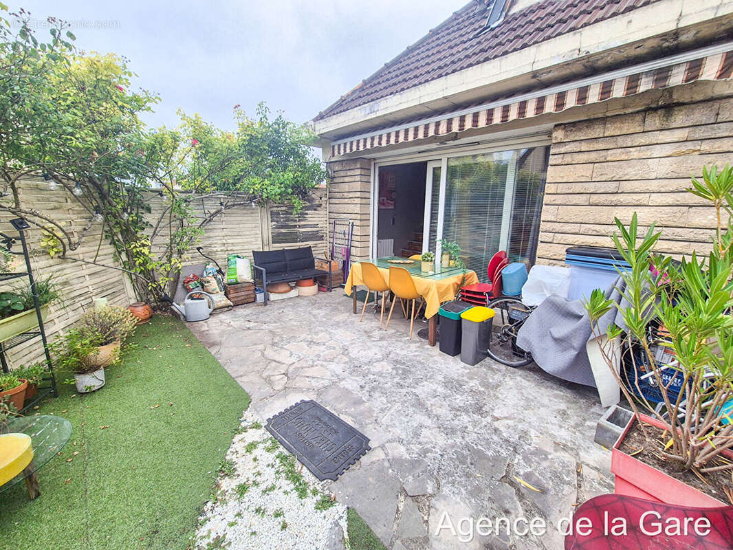 Appartement à SARTROUVILLE