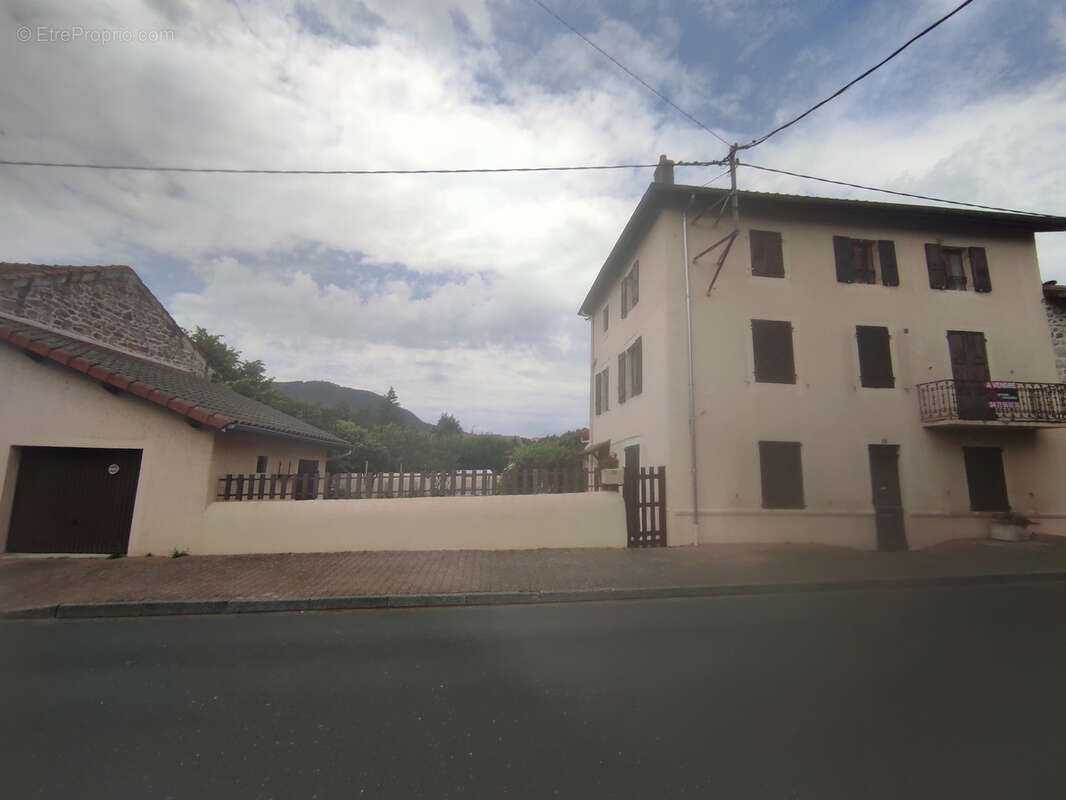 Maison à RETOURNAC