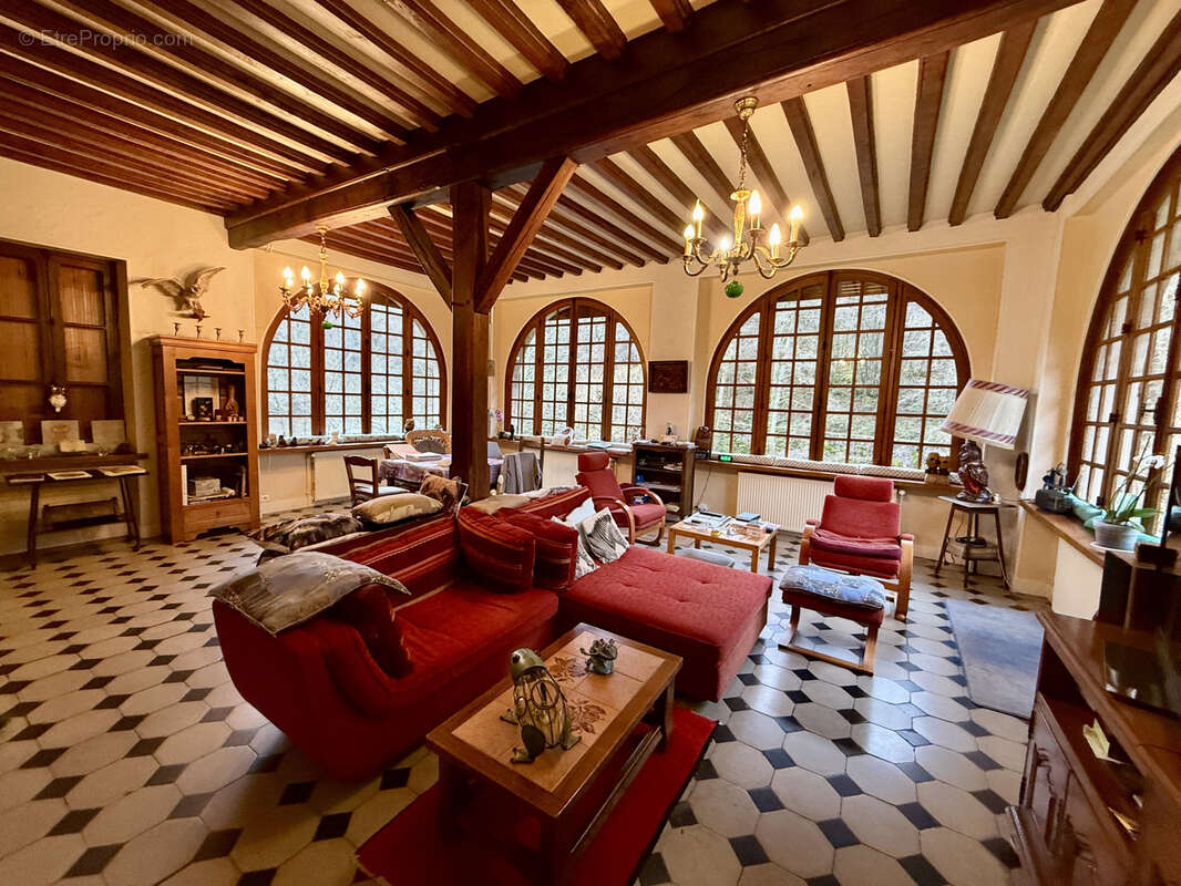 Maison à AVALLON
