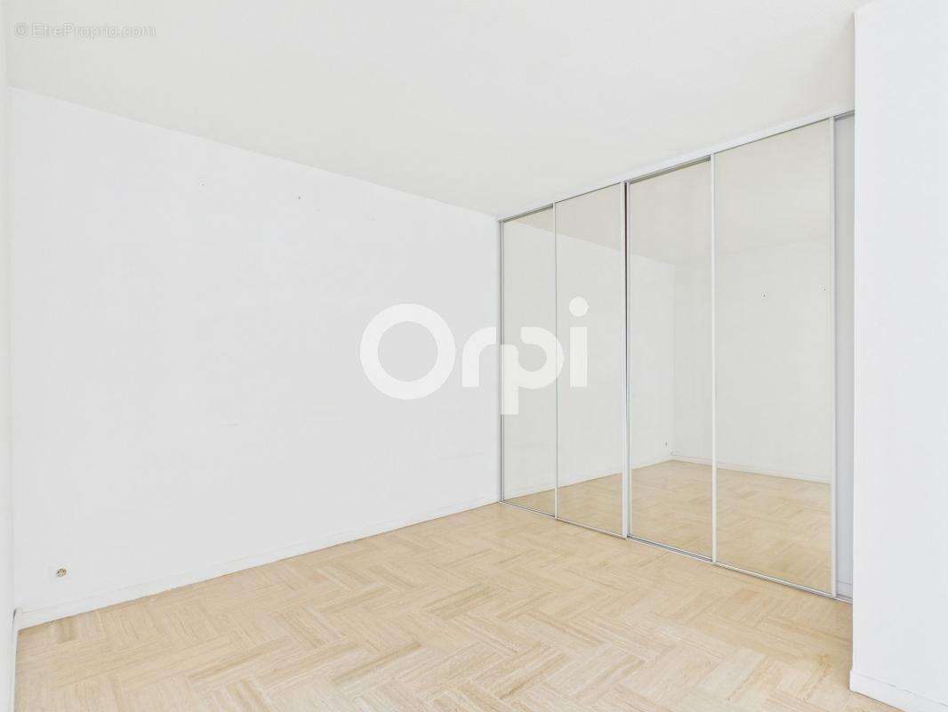 Appartement à MANDELIEU-LA-NAPOULE