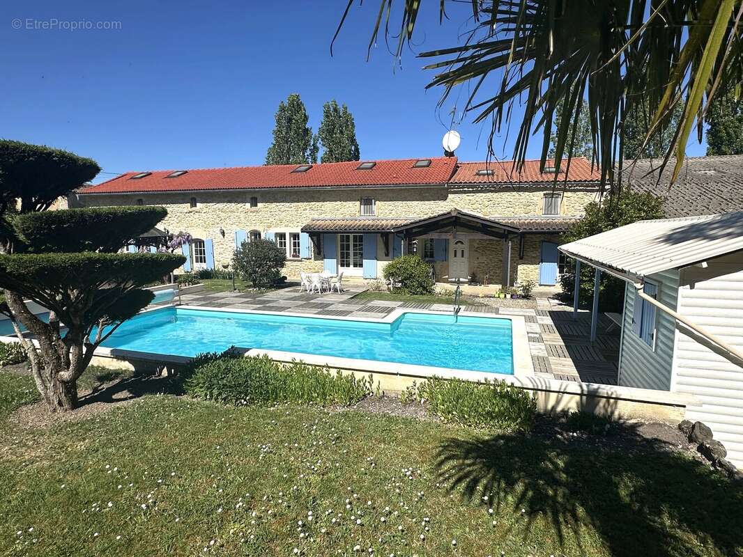 Ensemble de charme avec deux maison en pierre, dépendances, piscine, près de Duras et Monségur - photo 19