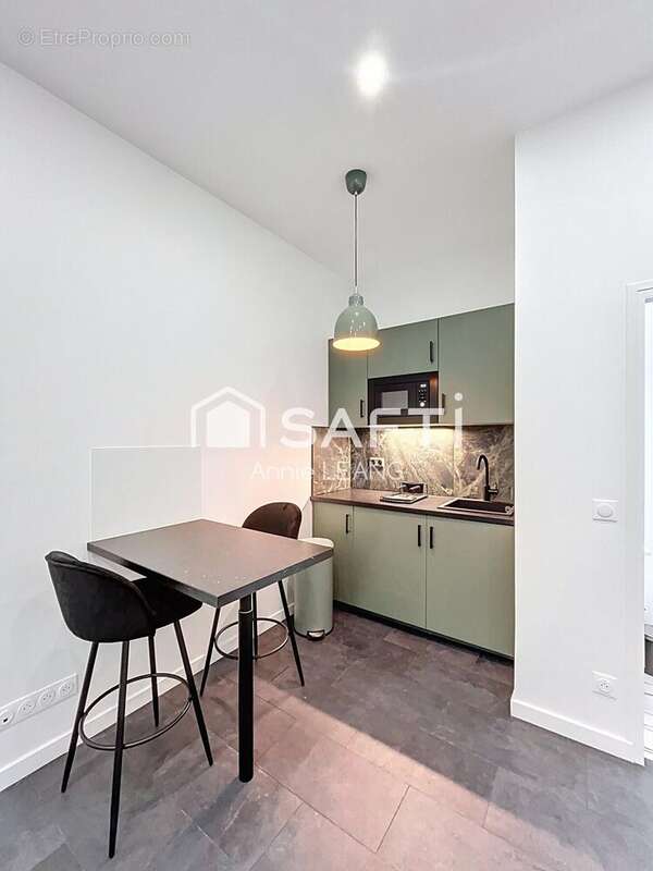 Photo 3 - Commerce à PARIS-9E