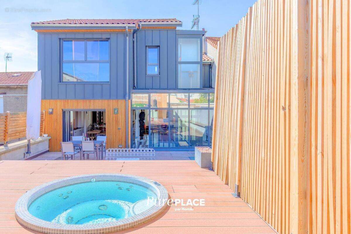 Maison à VILLEURBANNE