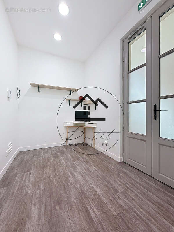 Commerce à CHANTILLY