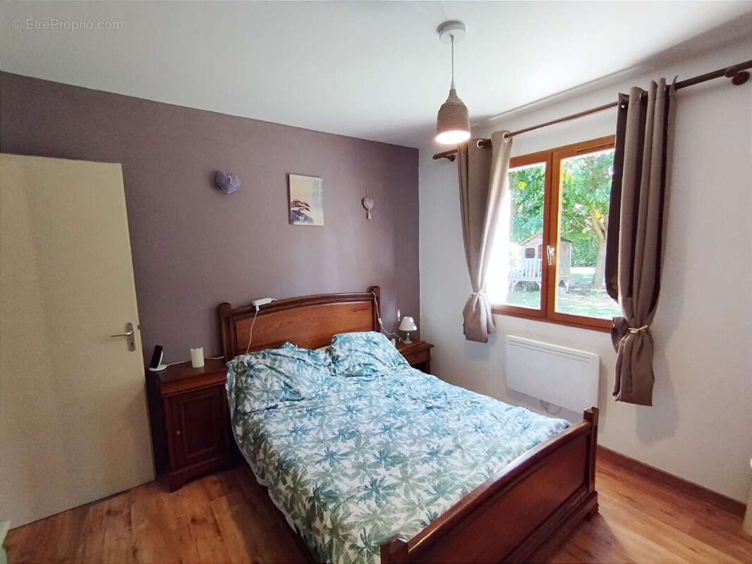 Maison à MOULIETS-ET-VILLEMARTIN