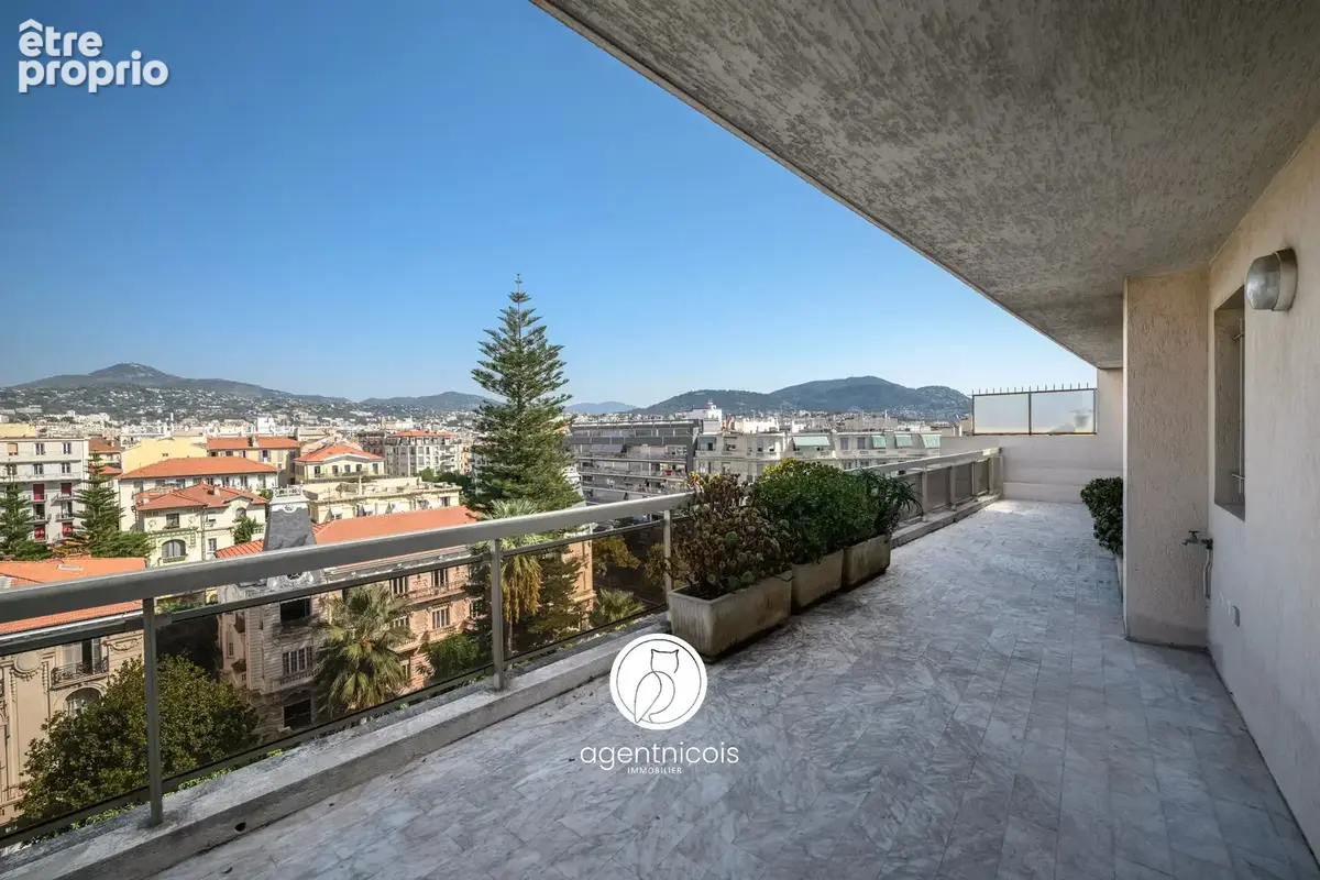 NICE // Fleurs : Appartement / À Rénover / Dernier Etage / Vue Panoramique - photo 17