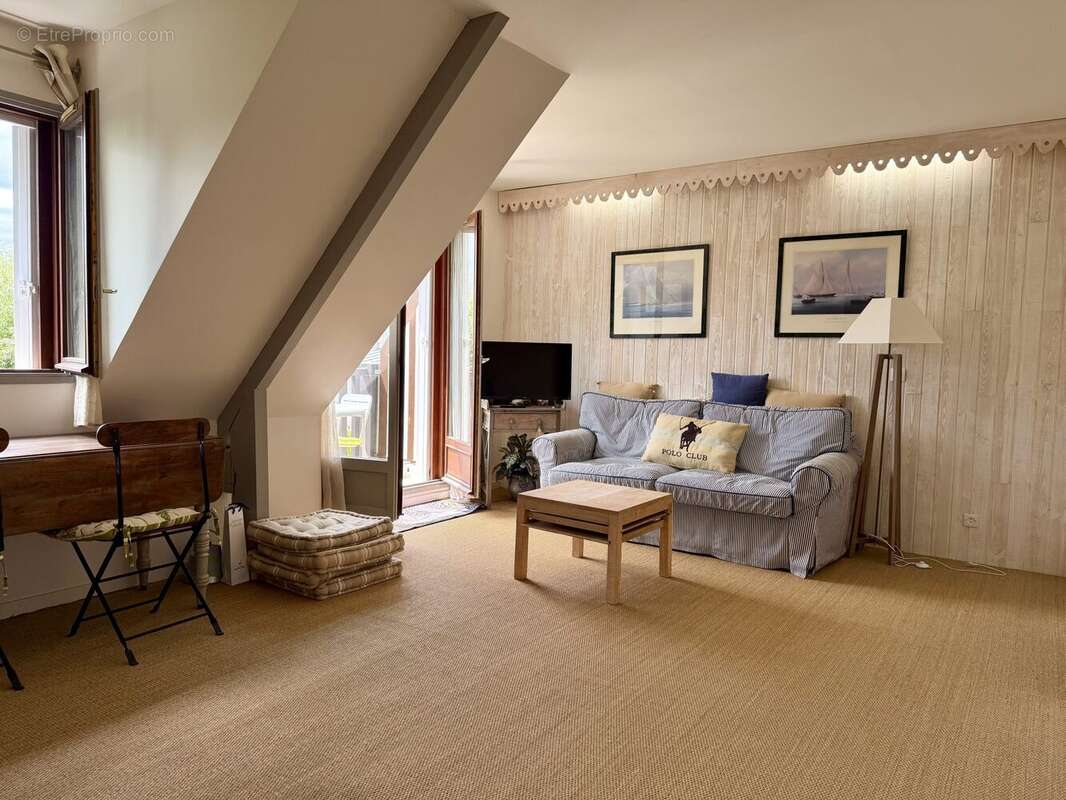 Appartement à BLONVILLE-SUR-MER