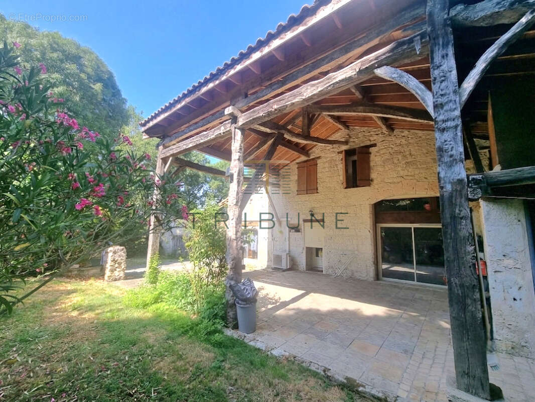 Maison T4 avec garage, piscine et dépendance T3 - photo 15