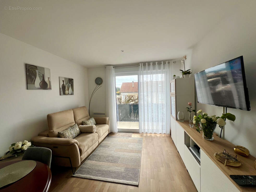 Appartement à PARAY-VIEILLE-POSTE