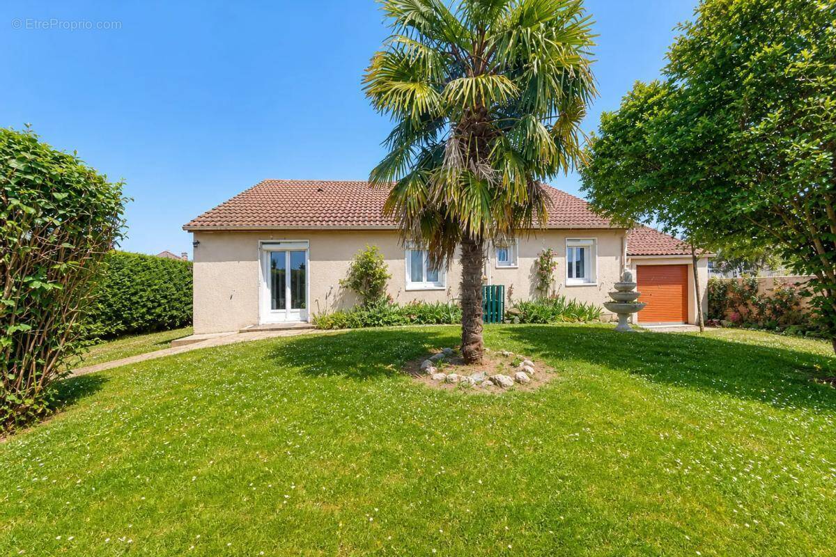 Maison à CHEROY