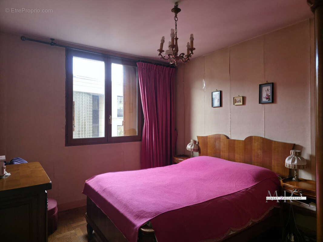 Appartement à CHARENTON-LE-PONT