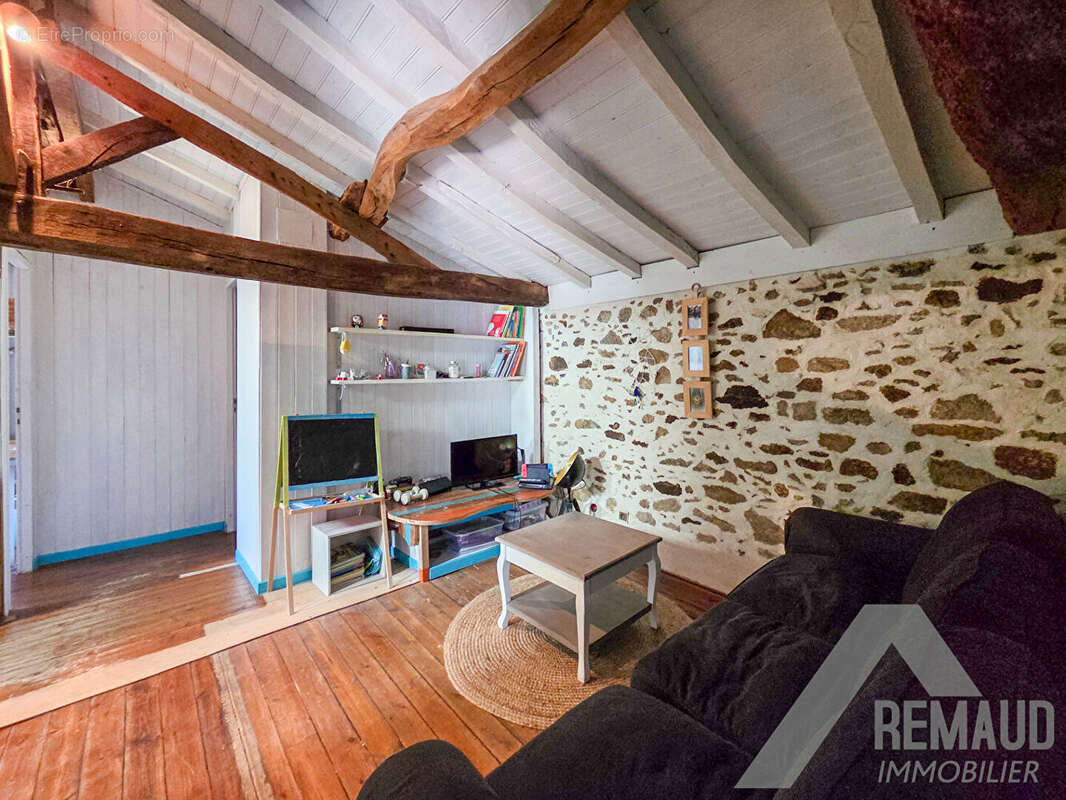 AIZENAY - Hameau proche Centre Ville - photo 9