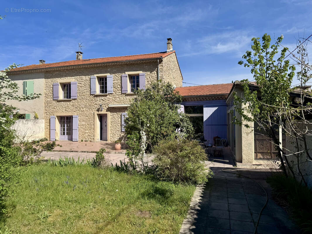 Maison à L'ISLE-SUR-LA-SORGUE