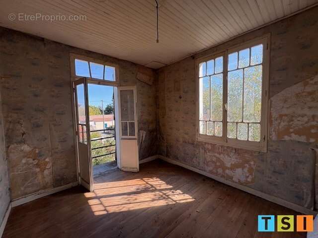 Maison à MONTREJEAU