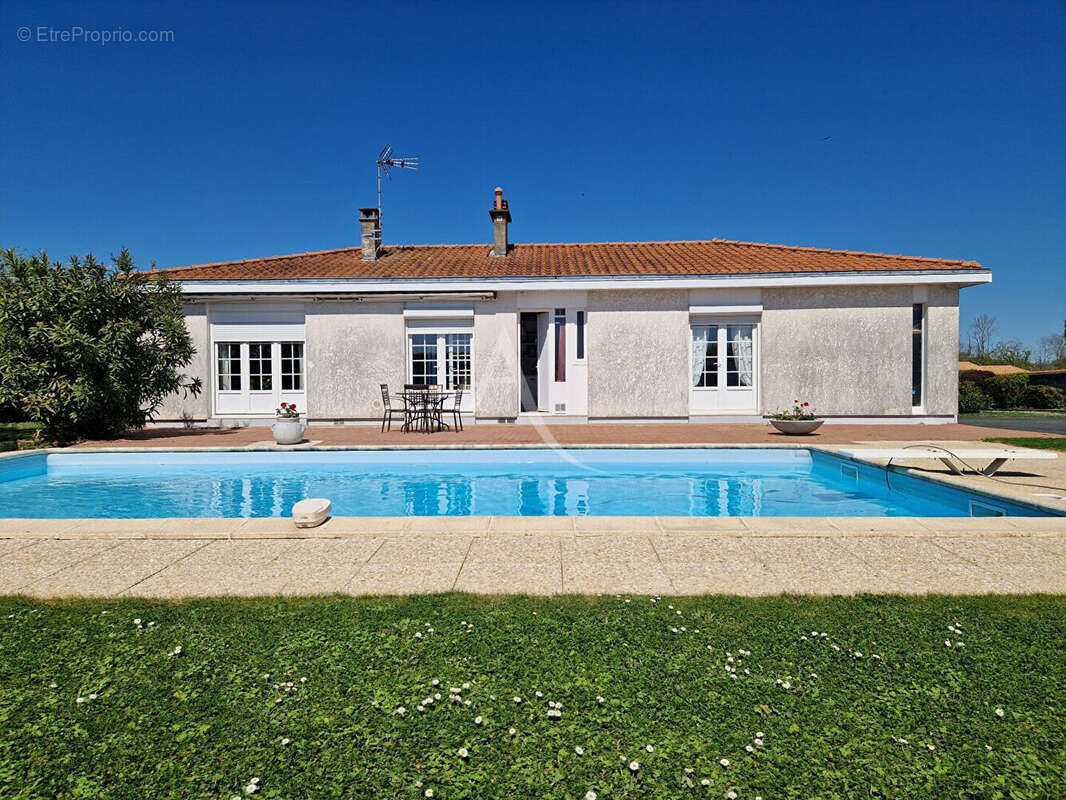 Maison à SAINT-VIVIEN