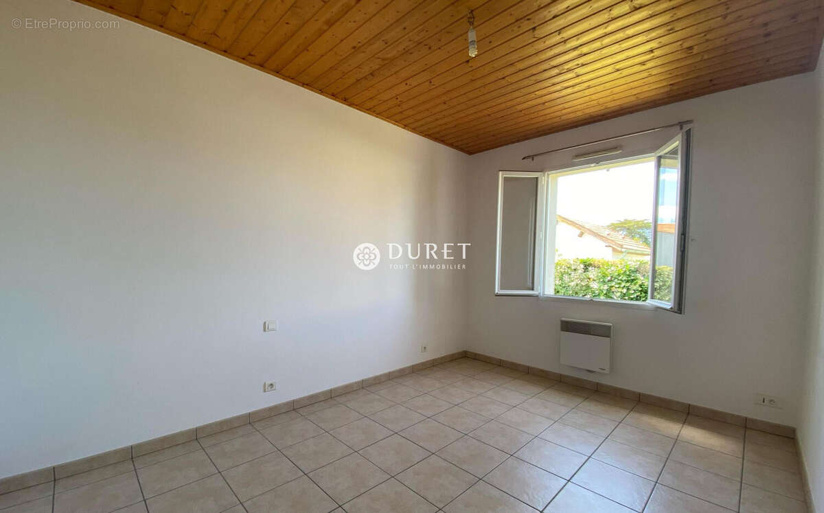 Maison à CHATEAUNEUF