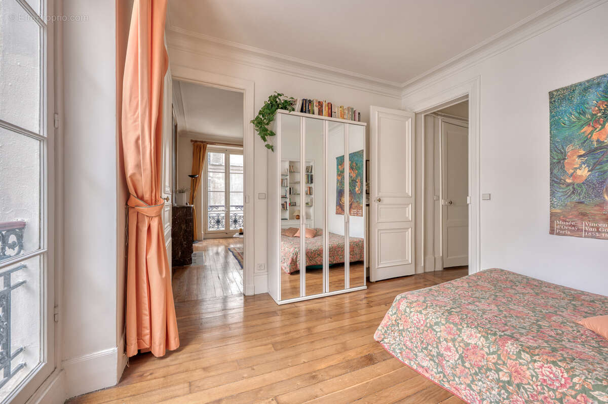 Appartement à PARIS-6E