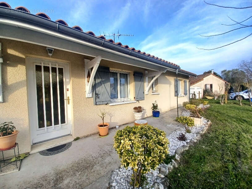 Maison à AMBARES-ET-LAGRAVE