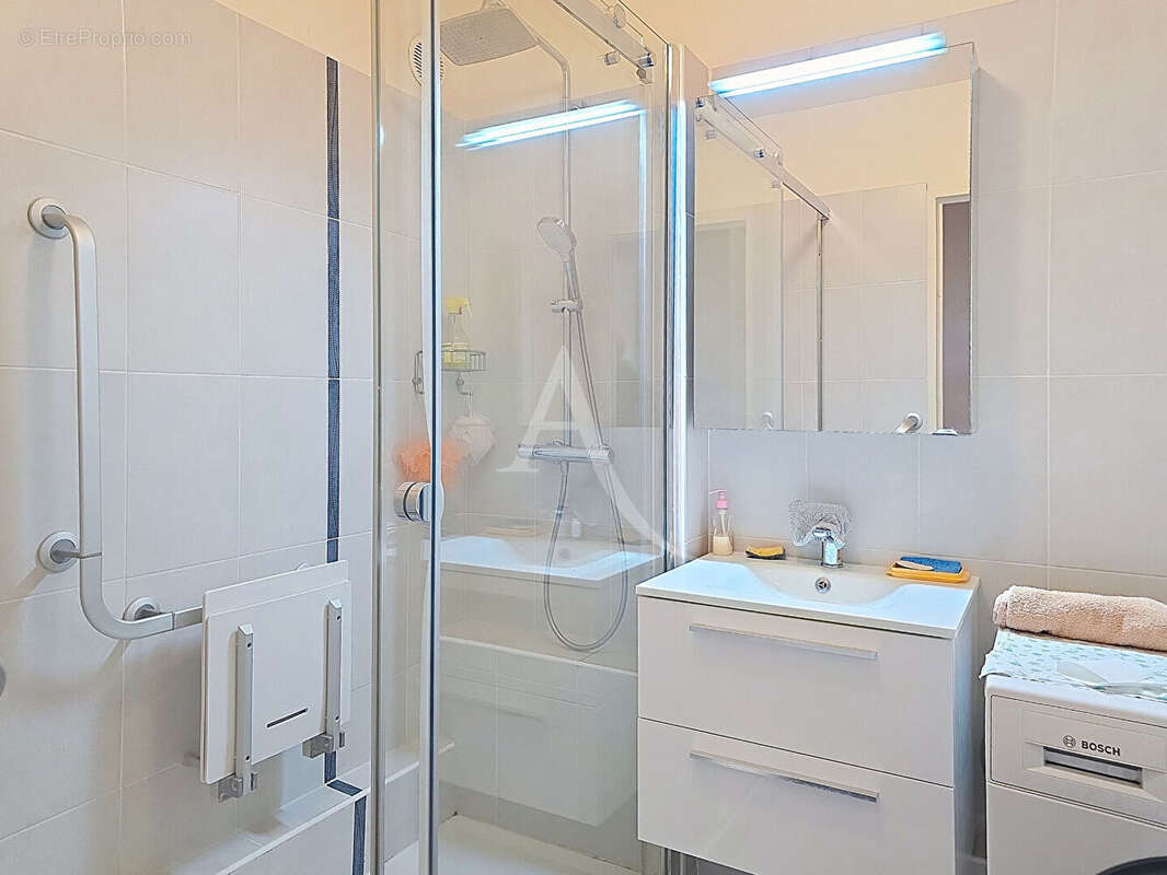 Mantes-la-Jolie Centre-ville Appartement 3 pièces de 67 m² avec balcon, ascenseur, box et cave ? Proche gare - photo 8
