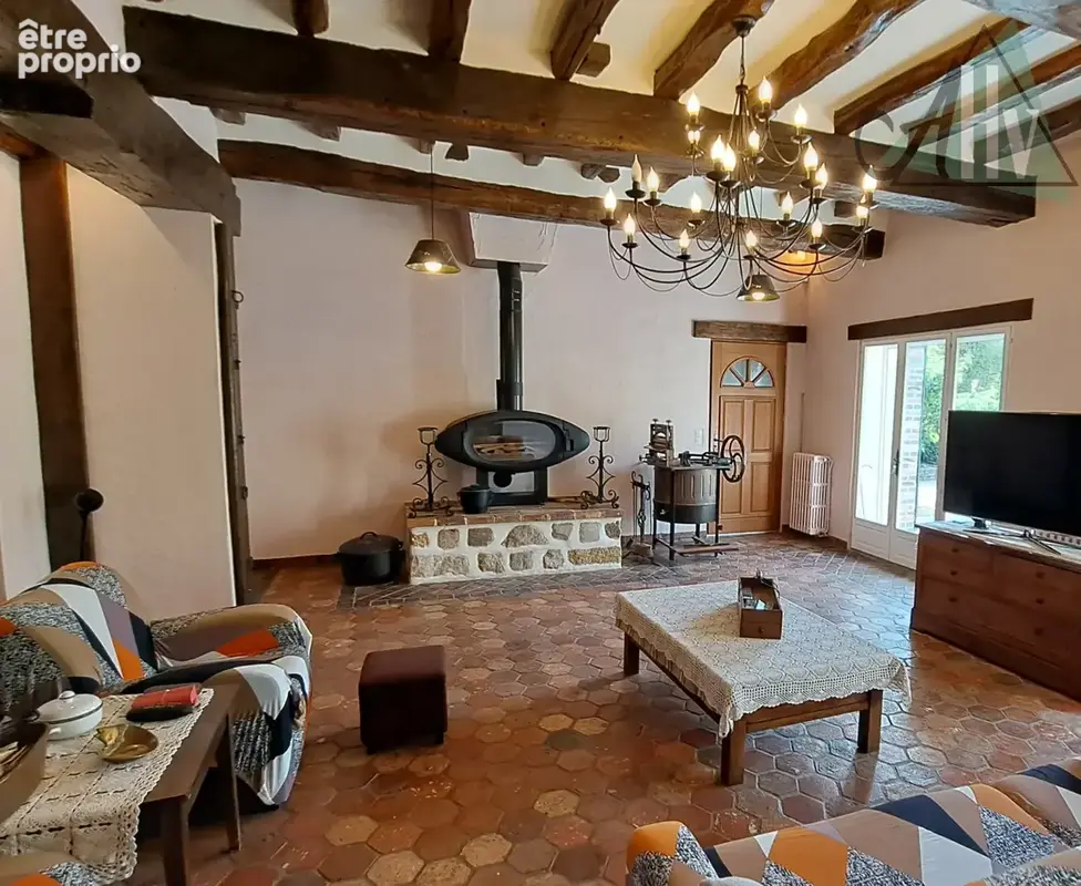 COURLON (89) - Belle maison de charme de 245 m2 avec 4 chambres, grande grange et dépendances. - photo 8
