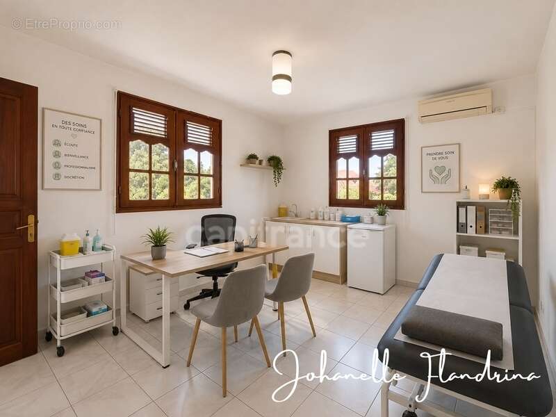 Les Abymes - Immeuble à fort potentiel, 230 m² - projet professionnel, bureaux ou activité libérale - photo 10