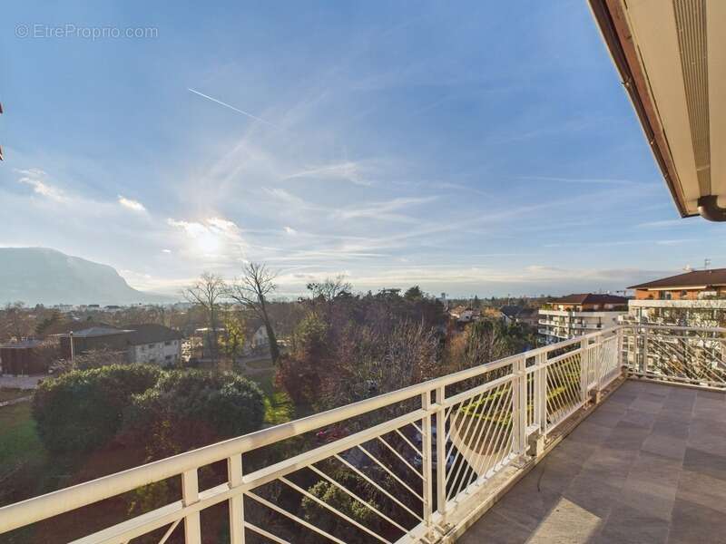 Appartement à AMBILLY