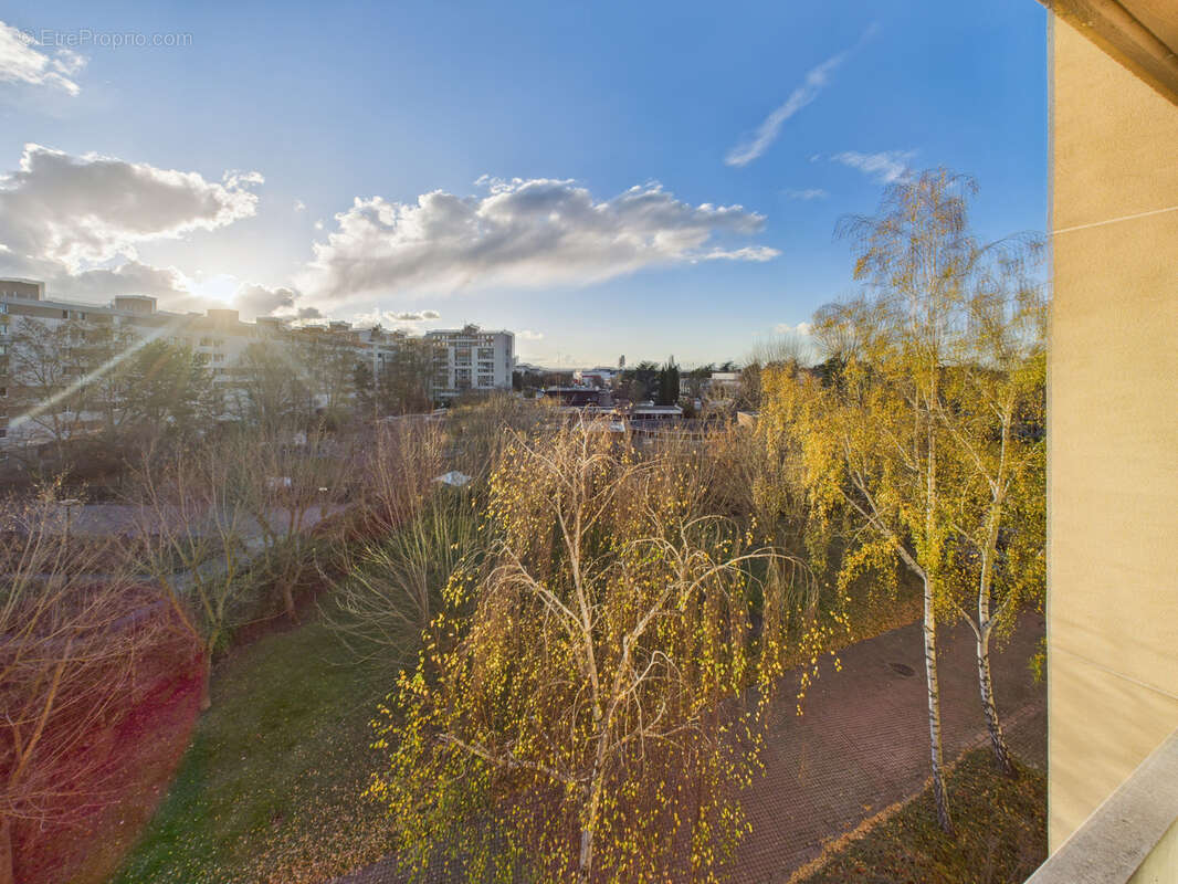 Appartement à SARTROUVILLE