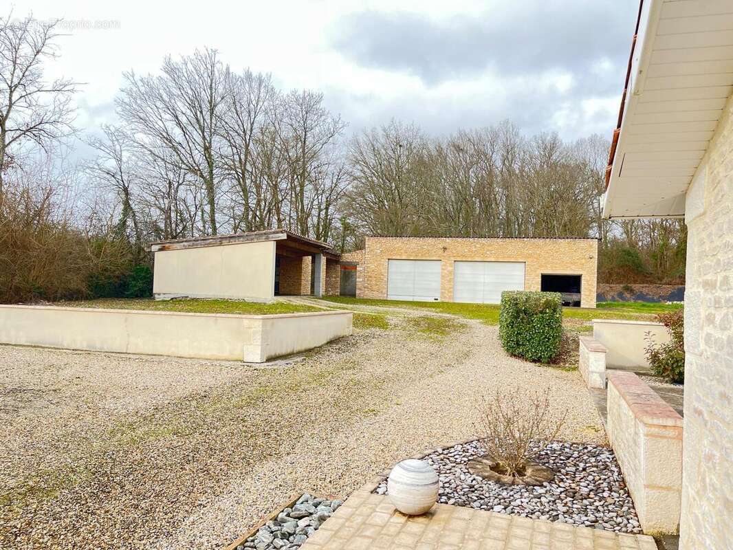 Maison 226 m² à Plaisance  - photo 5