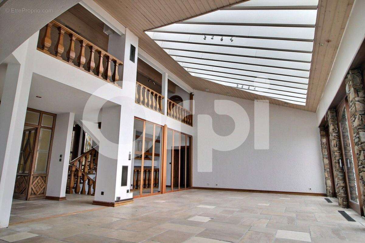 Maison à VETRAZ-MONTHOUX